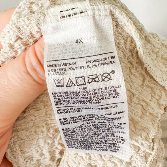 Old Navy Fitted Square-Neck T-Shirt in Textured Ivory - Picture 9 of 9